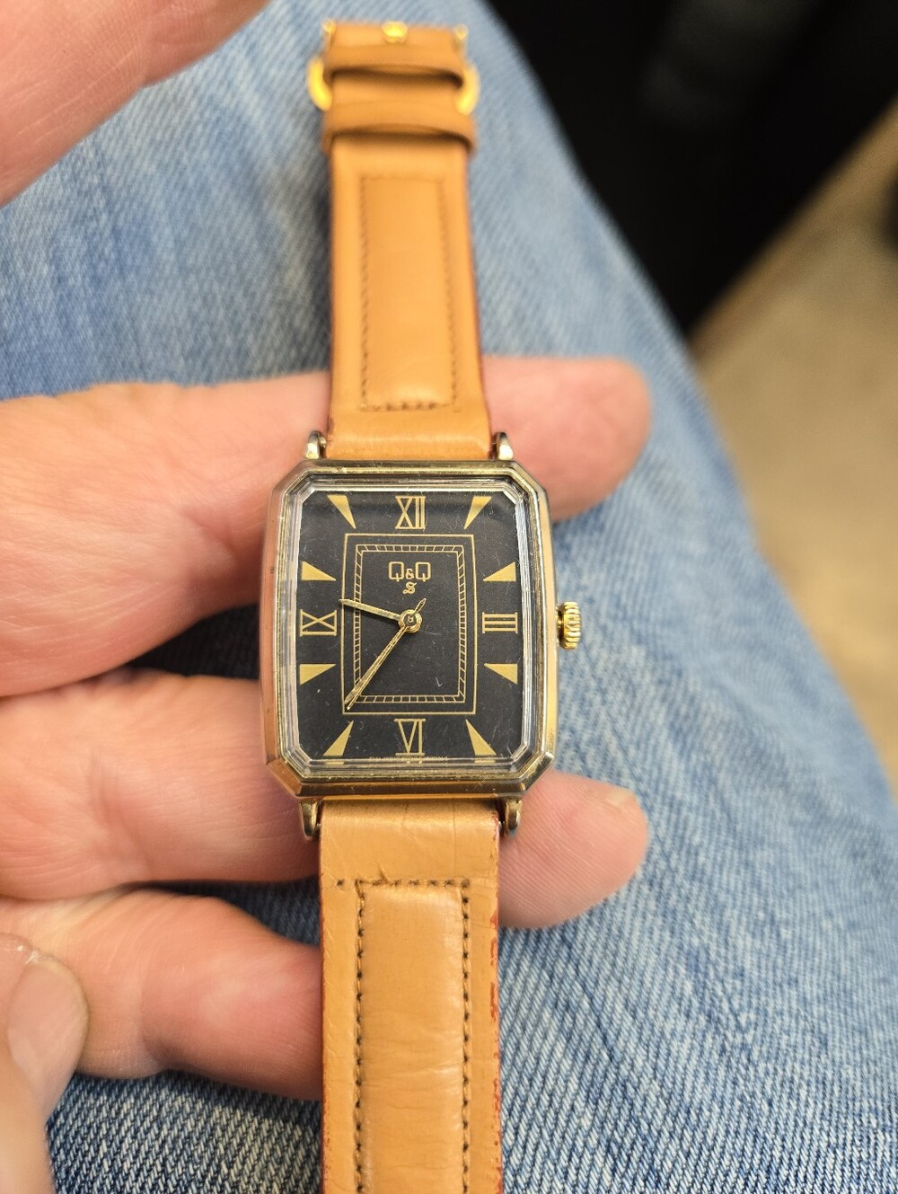 Vintage 1980s Q&Q Gold Tone Mechanical Tank Watch
